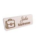Badge personnalisé maîtresse, motif école maternelle et apprentissage, vue en biais