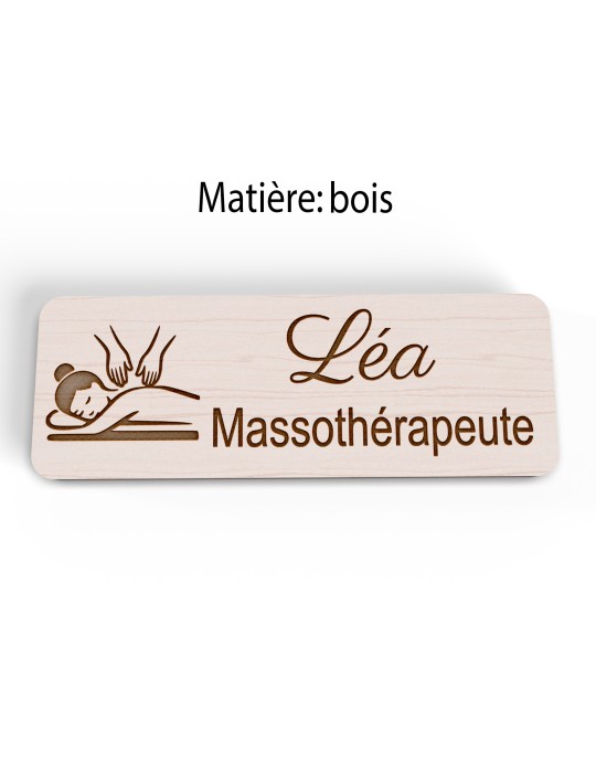 Badge personnalisé massothérapeute, motif massage et détente, version bois vue à plat