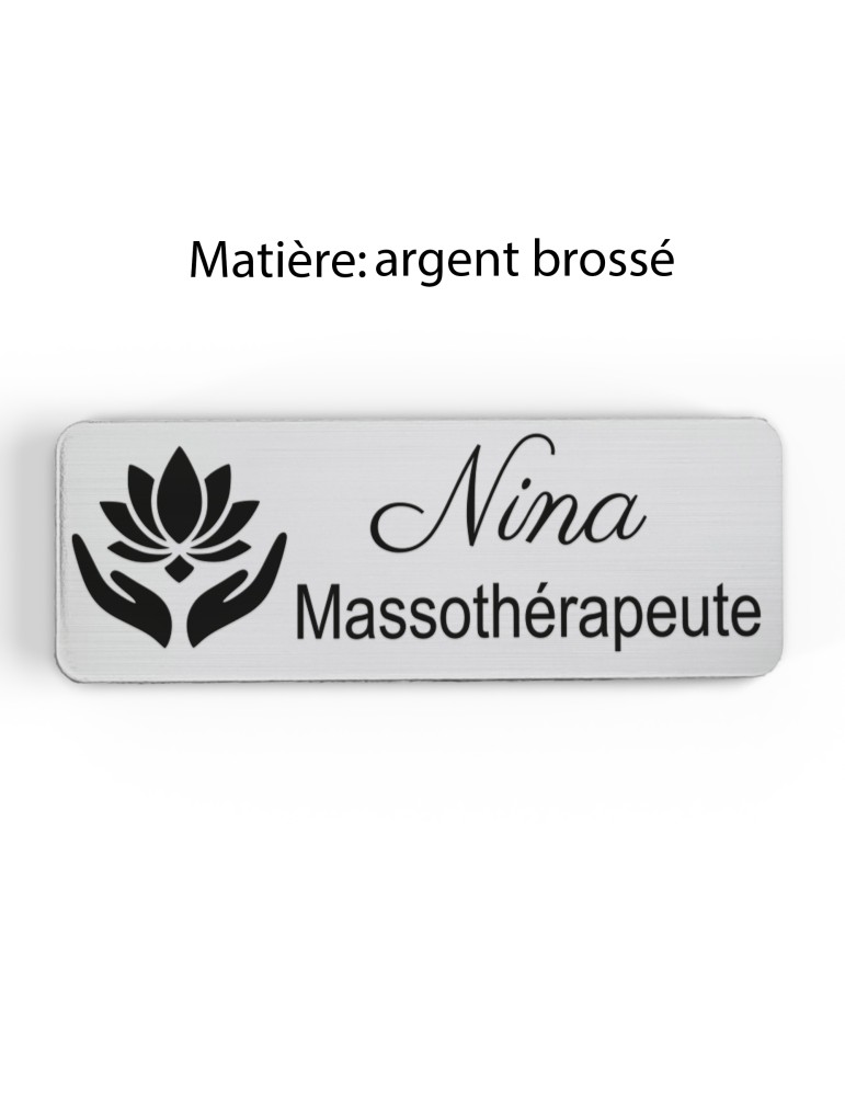 Badge personnalisé massothérapeute, motif massage et détente, finition argent brossé