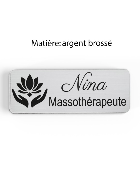 Badge personnalisé massothérapeute, motif massage et détente, finition argent brossé
