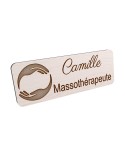 Badge personnalisé massothérapeute, motif massage et détente, vue en biais