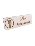 Badge personnalisé réflexologue, motif réflexologie plantaire et palmaire, vue en biais
