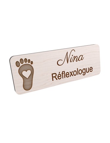 Badge personnalisé réflexologue, motif réflexologie plantaire et palmaire, vue en biais