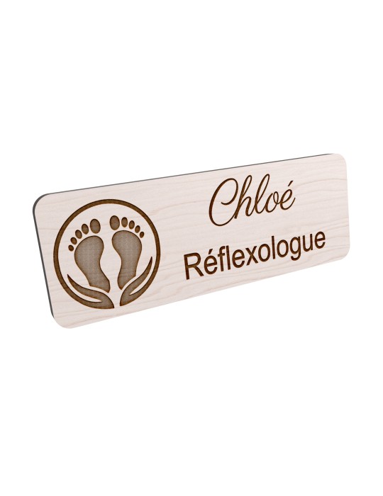 Badge personnalisé réflexologue, motif réflexologie plantaire et palmaire, vue en biais