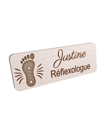 Badge personnalisé réflexologue, motif réflexologie plantaire et palmaire, vue en biais