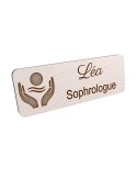 Badge personnalisé sophrologue, motif sophrologie et respiration, vue en biais