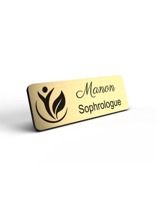 Badge personnalisé sophrologue, motif sophrologie et respiration, détail de la finition or brossé