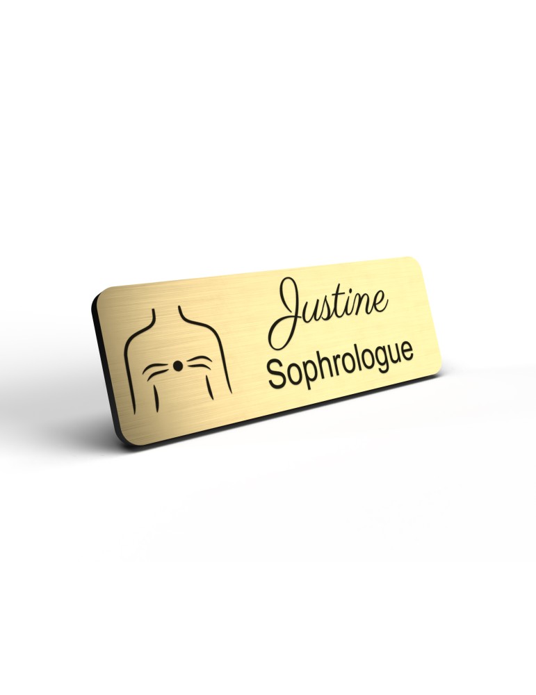 Badge personnalisé sophrologue, motif sophrologie et respiration, détail de la finition or brossé
