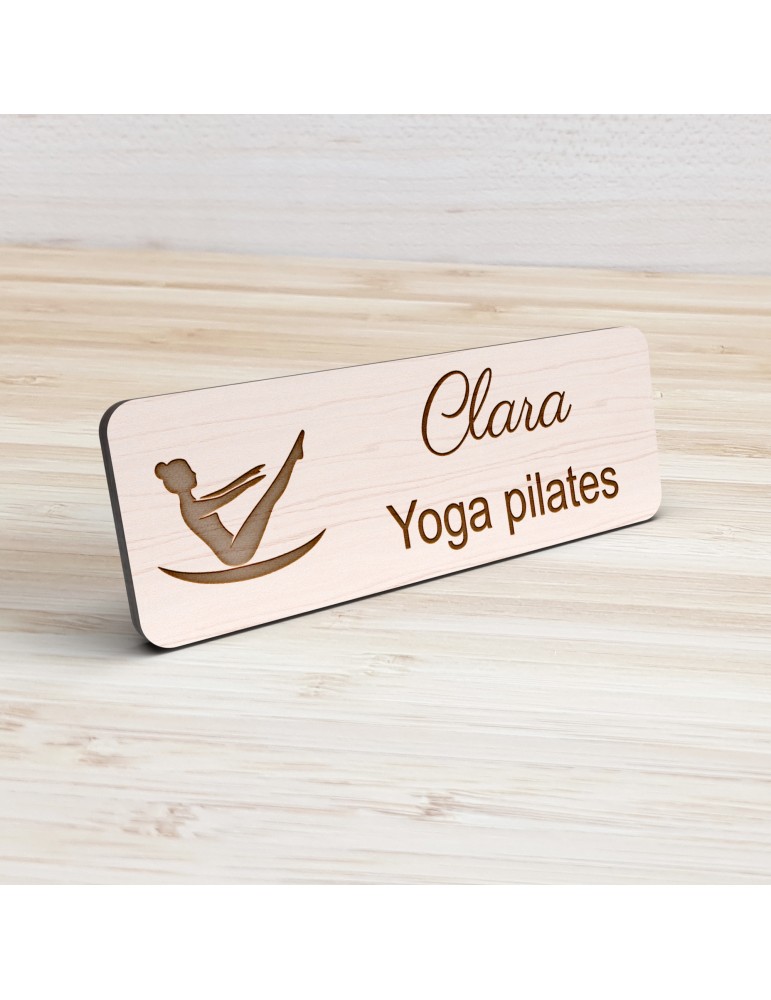 Badge personnalisé yoga et pilates, motif yoga, Pilates et mouvement, vue de présentation