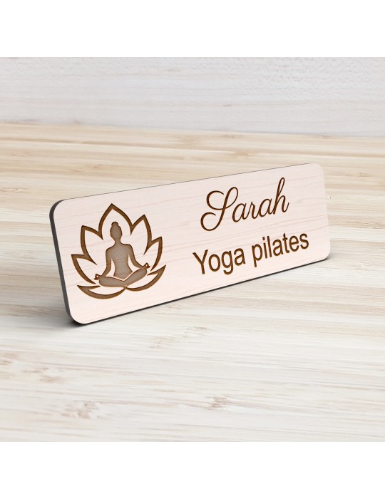 Badge personnalisé yoga et pilates, motif yoga, Pilates et mouvement, vue de présentation