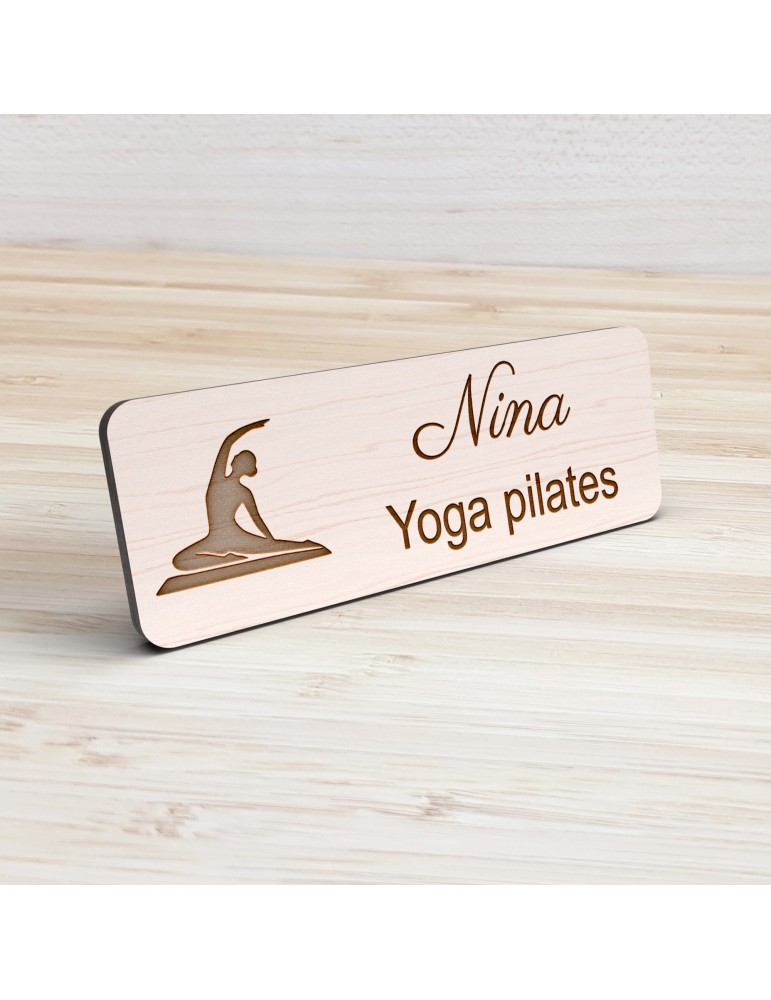 Badge personnalisé yoga et pilates, motif yoga, Pilates et mouvement, vue de présentation