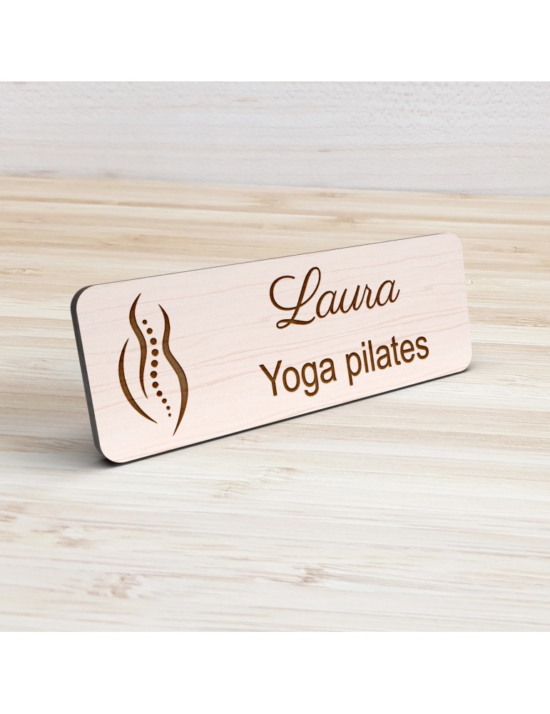 Badge personnalisé yoga et pilates, motif yoga, Pilates et mouvement, vue de présentation