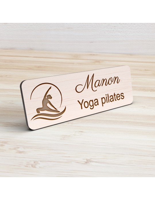 Badge personnalisé yoga et pilates, motif yoga, Pilates et mouvement, vue de présentation