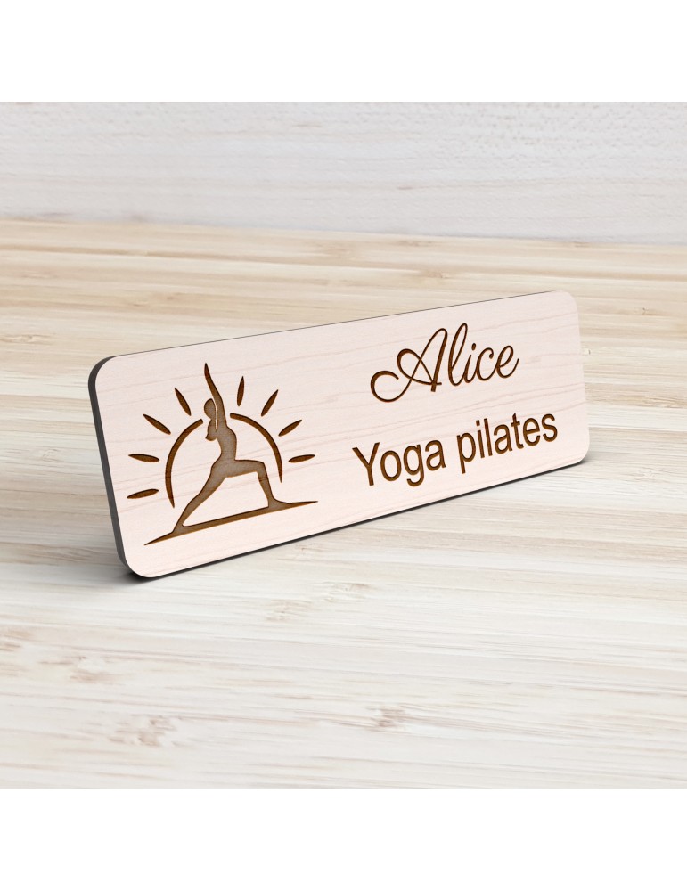 Badge personnalisé yoga et pilates, motif yoga, Pilates et mouvement, vue de présentation