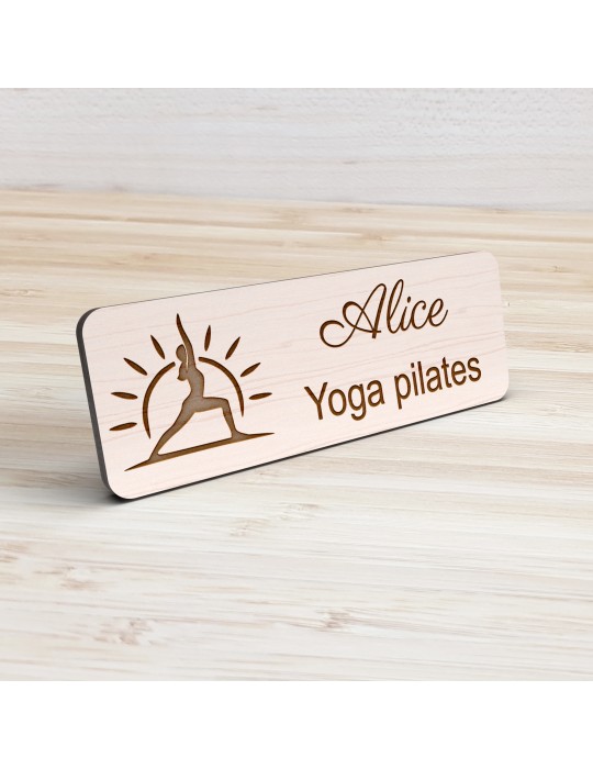 Badge personnalisé yoga et pilates, motif yoga, Pilates et mouvement, vue de présentation