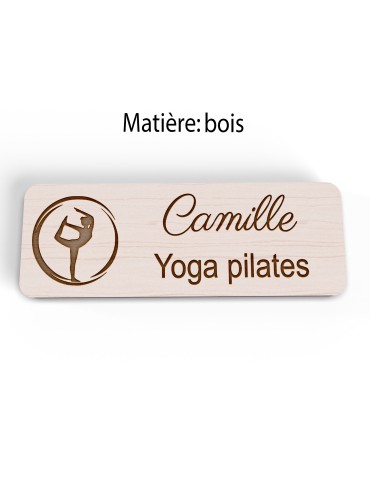 Badge personnalisé yoga et pilates, motif yoga, Pilates et mouvement, vue en biais 2