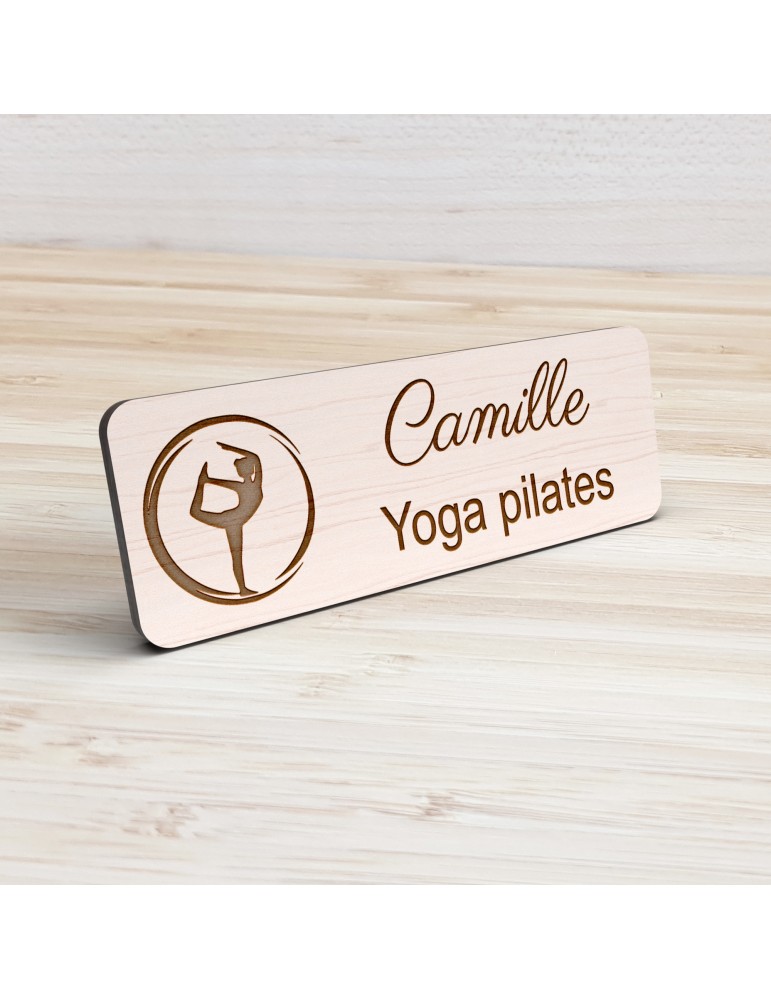 Badge personnalisé yoga et pilates, motif yoga, Pilates et mouvement, vue de présentation