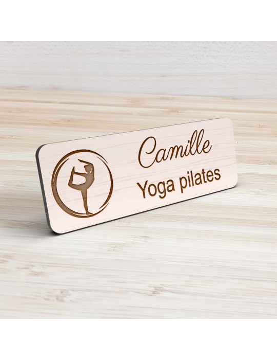 Badge personnalisé yoga et pilates, motif yoga, Pilates et mouvement, vue de présentation