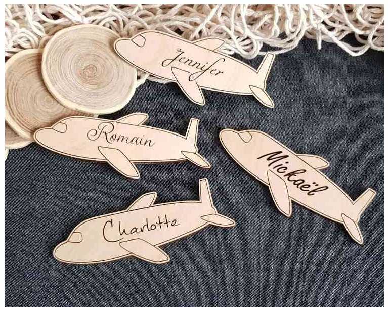 Marque place bois personnalisé avion thème voyage