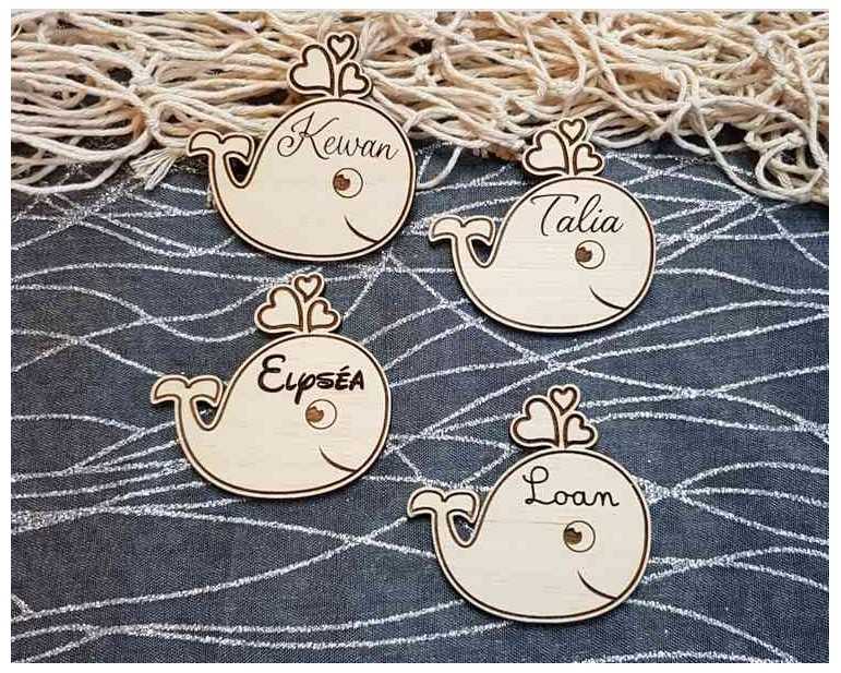 Marque place bois personnalisé baleine